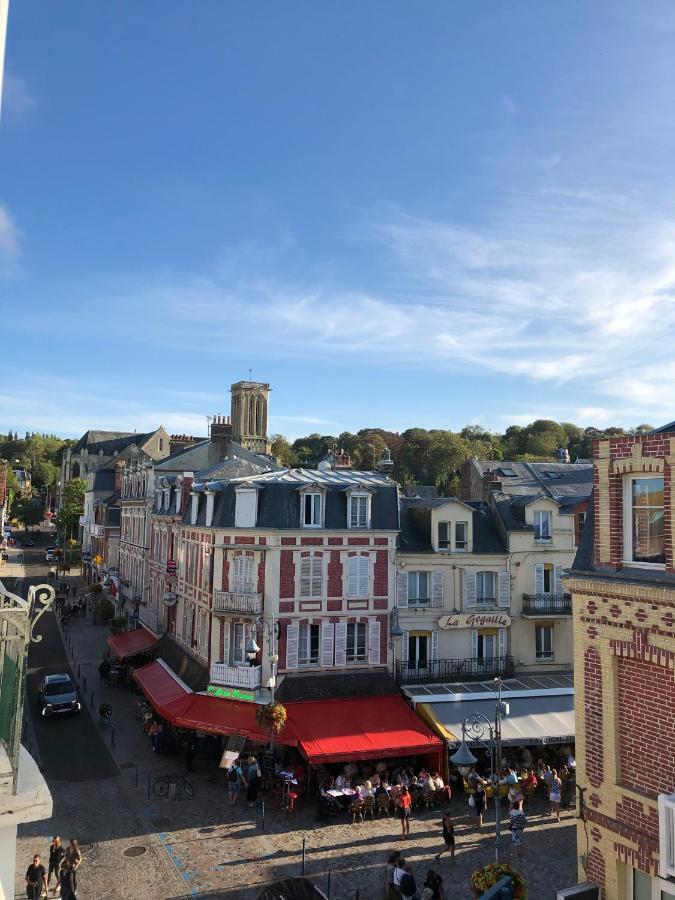 Appartement Avec Balcon - Vue Mer - 100M De La Plage - Hypercentre - 55M2 Villers-sur-Mer Esterno foto